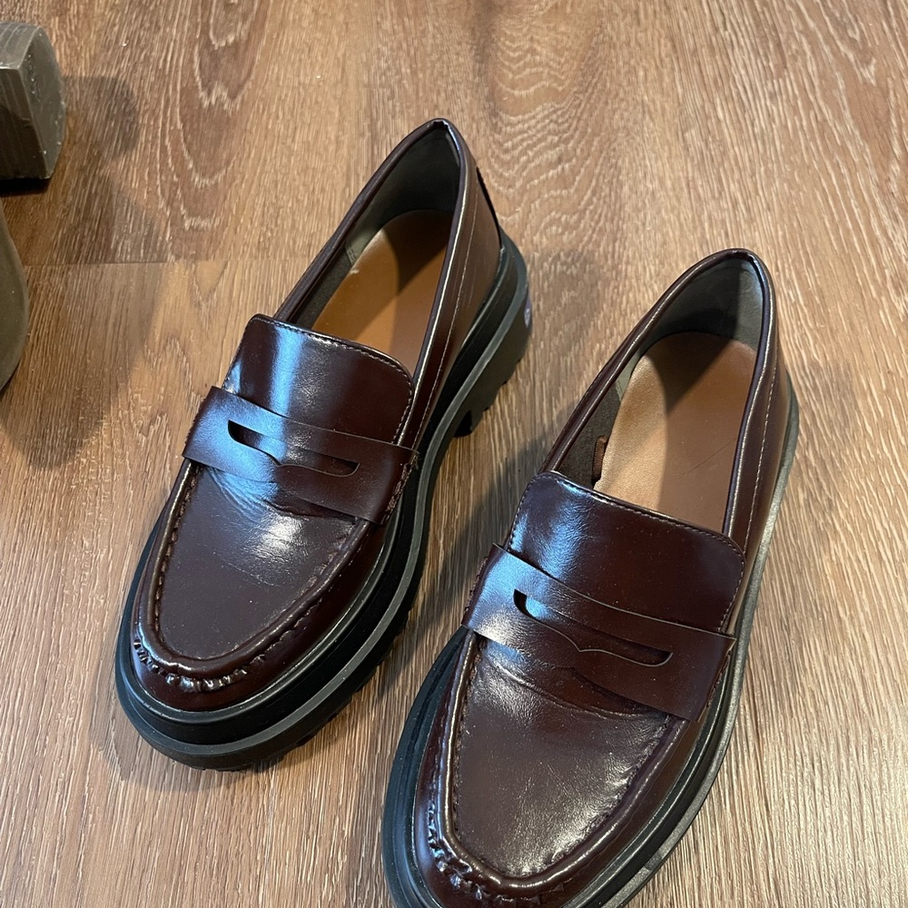 BROWN LOAFERS